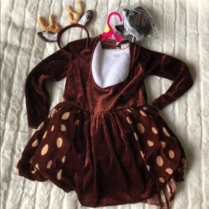 Little girls full of deer costume